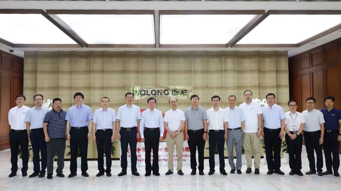 1662618911429272F966.jpg 合影.jpg